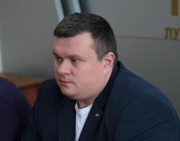 Сьогодні із 15:00 до 17:00 буде подано потяг до Лисичанська та Рубіжного для бажаючих евакуюватися, – Володимир Чередніченко