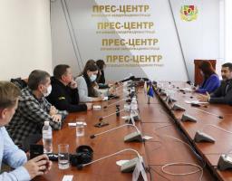 Закордонні журналісти відзначили позитивні інфраструктурні зміни на Луганщині