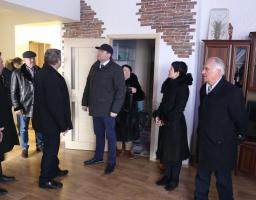 Викладачі-переселенці Луганського національного університету отримали квартири у будинку, придбаному за обласні кошти