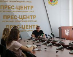 Фахівці ДСНС вже понад місяць працюють над відновленням мосту в Станиці Луганській, – брифінг