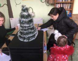 Понад 1 100 луганчан за місяць звернулися до хабу в Ужгороді