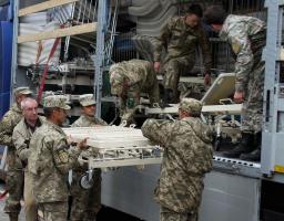 За сприяння групи цивільно-військового співробітництва жителі Сєвєродонецька та Кримського отримуватиме медичне обслуговування краще, ніж у більшості мирних областей України