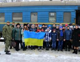 «Потяг Дружби» покликав у мандрівку Україною 540 діток з Луганської та Донецької областей