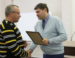 Привітання фахівців автомобільної та дорожньої галузі з професійним святом - Днем автомобіліста і дорожника.