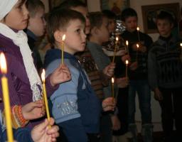 У Сєвєродонецьку молилися за дітей-сиріт