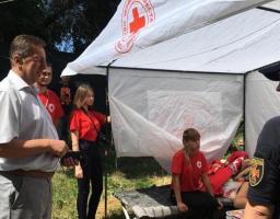 Мешканці пошкодженого у липні будинку в Лисичанську висловили подяку Віталію Комарницькому