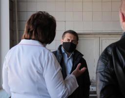 Зберегти  лікарню, повернути відділення ювенальної превенції до міста та вирішити питання із зарплатою шахтарів, - з такими проблемами звернулись до Сергія Гайдая мешканці Гірського та Золотого-4 