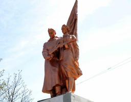 До Дня перемоги у Другій Світовій війні у Золотому-4 відновлять пам'ятник «Воїнам-визволителям від фашизму» 