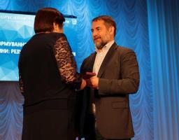 Сергій Гайдай вручив відзнаки вчителям, вихованці яких набрали 200 балів з ЗНО