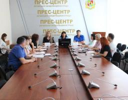 Використання освітньої субвенції та підвищення зарплати педагогам обговорили в облдержадміністрації