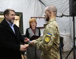 Сергій Гайдай вручив обласні відзнаки військовослужбовцям ОТУ «Північ» та 59-го військового госпіталю
