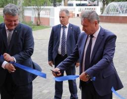 Президент України відкрив оновлену будівлю обласного театру у Сєвєродонецьку