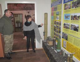 У Старобільську відкрилася тематична експозиція «Буремний Донбас: шлях до миру»