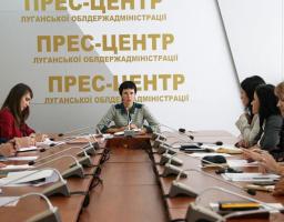 На Луганщині розглянули питання запобігання та протидії дискримінації жінок із вразливих соціальних груп