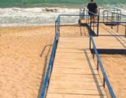 На громадських пляжах можуть з’явитися пандуси та обладнані зони купання для маломобільного населення  