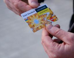 "Ощадбанк" востаннє дозволив до 1 квітня 2022 року використання платіжних карток ВПО, термін дії яких закінчується під час карантину