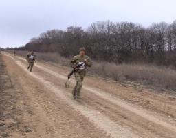 У бригадах та частинах Об’єднаних сил відбулися відбіркові змагання з воєнізованого кросу