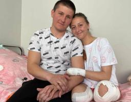 Медсестра з Лисичанська, яка під час вибуху втратила обидві ноги, одружилася у лікарні Львова