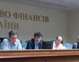 Мінфін обіцяє виділити на погашення заборгованості за пільги та субсидії 15 млрд грн.