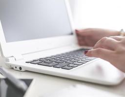 Студентів і абітурієнтів з Луганської області запрошують взяти участь у соціальній програмі Scholarship