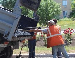У містах і громадах області: у Троїцькому розпочався ремонт дорожнього покриття 