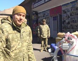 Командувач Об’єднаних сил Сергій Наєв передав чотирьом госпіталям ортези для поранених бійців та медичне майно