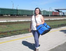 Жителька Луганщини виготовляє сумки за власним дизайном