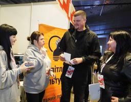 «Наше завдання – вберегти країну, завдання молоді – її розбудовувати», – Артем Лисогор долучився до молодіжного форуму «Y.E.S: Молодь. Кар’єра. Відновлення»