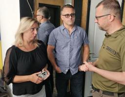 Олексій Смирнов перевірив готовність хабу Попаснянської громади в Харкові до роботи в екстремальних умовах 