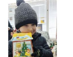 305 родин з Луганщини у Броварах одержали продуктові набори, одяг, взуття та солодкі пакунки для дітей  