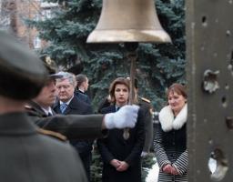 Президент разом з дружиною вшанували пам’ять загиблих українських воїнів