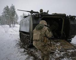 До звільнених сіл привезли допомогу та евакуювали звідти до лікарні жінку, а Лисичанську вже втретє за рік обіцяють забезпечити електропостачанням, у сусідньому Сєвєродонецьку невдоволені сумами в платіжках за це ж саме світло