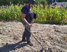 Піротехніками на Луганщині виявлено та вилучено 37 вибухонебезпечних предметів