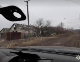 Поліцейські Луганщини доставили найнеобхідніше у прифронтові населені пункти рідної області 