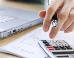 Субсидія не призначається на наступний період, якщо є прострочена заборгованість понад два місяці з оплати послуг