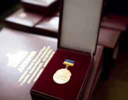 Двом освітянам Луганщини присуджено парламентську премію