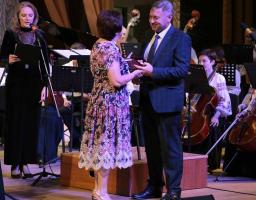 Юрій Гарбуз вручив знаним жителям Луганщини державні нагороди та обласні відзнаки