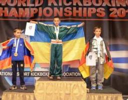 Два юних кікбоксери з Луганської області стали чемпіонами світу