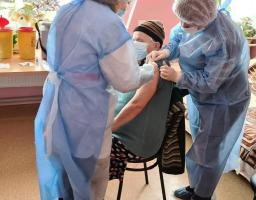 Проведено вакцинацію проти коронавірусної хвороби у   стаціонарних закладах соціальної сфери області