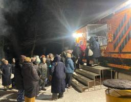 ВПО з Луганщини, які мешкають у столичних шелтерах, забезпечили теплим одягом, ковдрами та гарячим харчуванням