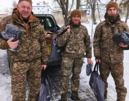 400 посилок для соціально незахищених та 200 зимових комплектів для військових відправив Департамент соціального захисту на минулому тижні