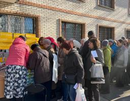 На Київщині ще чотирьомстам ВПО видані продуктові пакунки та речі