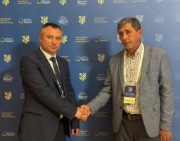 Основними пріоритетами Лозно-Олександрівської громади залишаються підтримка ВПО, стратегічне планування, розвиток міжнародного співробітництва, залучення інвестицій і грантових можливостей, а також створення умов для економічної стійкості громади.  Особлива увага приділяється підтримці внутрішньо переміщених осіб. Адміністрація забезпечує інформування жителів про державні та місцеві програми допомоги, сприяє соціальній адаптації, підтримує ветеранів, Захисників і Захисниць України, молодь, людей похилого ві