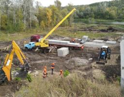 Єднаємо Луганщину: тривають відновлювальні роботи біля зруйнованого мосту