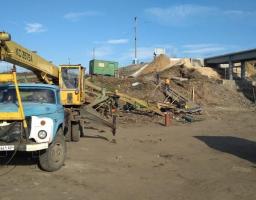 Єднаємо Луганщину: тривають зварювальні роботи щодо з’єднання металоконструкцій мосту