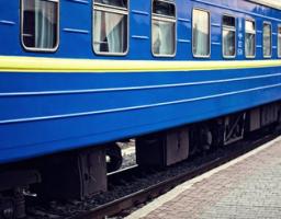 Важливо: введені додаткові тимчасові поїзди до Запоріжжя та Харкова