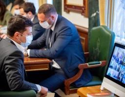 Президент вимагає від Кабміну чіткої комунікації щодо карантину, економічних програм для подолання бідності та створення всіх умов для виготовлення вакцин в Україні