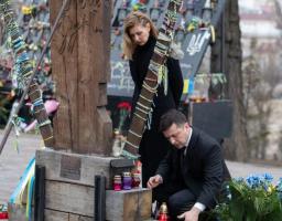 Володимир Зеленський разом з дружиною вшанували пам’ять Героїв Небесної Сотні