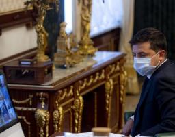 Глава держави вимагає, щоб медики отримали обіцяні підвищені зарплати вже цього місяця