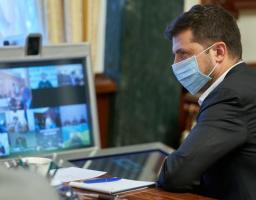 Президент України Володимир Зеленський провів нараду з питань запобігання поширенню COVID-19